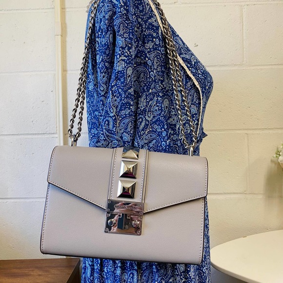 Michael Kors 35F0SX0L8L Medium Flap Leather Shoulder Bag In PEARL GREY